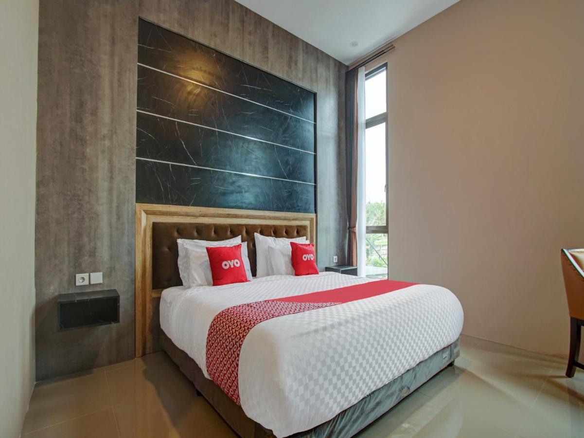 Capital O 90070 Giri Palma Hotel & Villas Malang Exterior photo